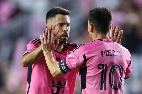 Jordi Alba no confirma que Messi vaya a seguir en el Inter Miami.