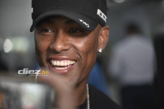 Deiby Flores asegura que en la cancha son 11 contra 11, por lo que está con confianza previo al duelo ante Argentina. Foto: Héctor Edú.