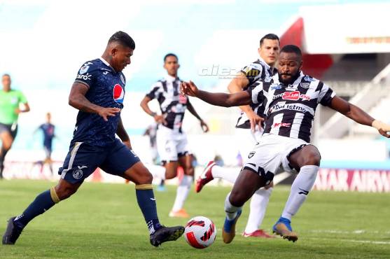 Ángel Tejeda erró penal y Motagua cedió un empate de local ante Tauro; irá a Panamá a jugársela toda