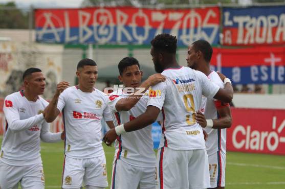 Pedro Troglio continúa dejando en el aire su futuro en el Olimpia y confiesa las lágrimas derramadas tras la eliminación frente al Atlas