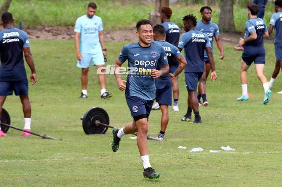 José Escalante se entrena con normalidad en Motagua a la espera que se solucione el tema contractual con el equipo de Canadá. Foto: Marvin Salgado