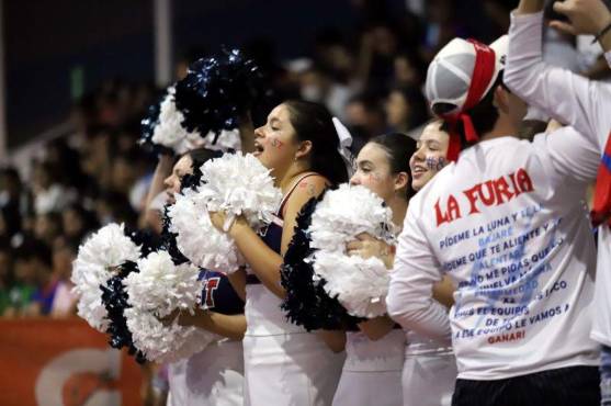 El torneo estuvo lleno de muchas alegrías y cánticos en las gradas. FOTO: Marvin Salgado