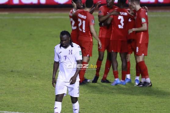 Alberth Elis cuestiona la calidad del terreno de juego en el Olímpico y pide que se cambie en su toalidad.