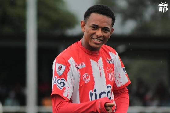 Cristian Sacaza es el fichaje estelar del Vida para el Apertura 2022.