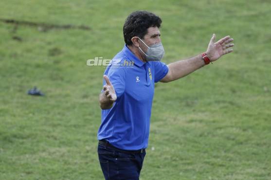 Héctor Vargas ganó 1-3 su primer partido al frente del Real España; versus Olimpia.