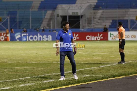 En el complemento el entrenador argentino salió expulsado por reclamarle asistente número uno, Christian Ramírez.
