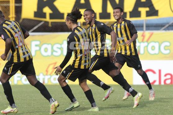 ¡Festín de goles! Motagua, con un hombre menos, remonta y golea al Marathón en Tegucigalpa