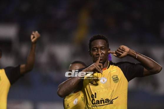Así celebró Carlos Bernárdez su gol ante Marathón. FOTO: Yoseph Amaya.