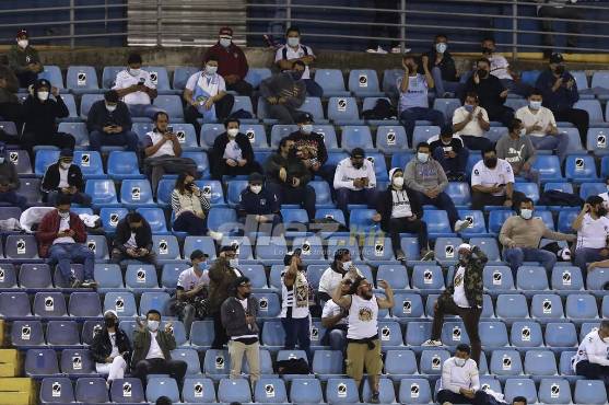 Con banderazo reciben aficionados al Comunicaciones para la final de la Concacaf League; Motagua no estará solo y tendrá apoyo