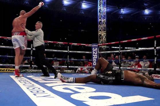 El boxeador británico cumple 34 años el dia de hoy 12 de agosto y eligió a su cuenta de Twitter como medio para volver a anunciar su retiro del boxeo.