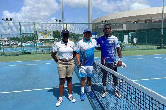 Keny Turcios junto a el haitiano James Germinal.