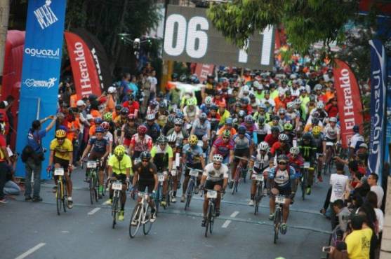 Cada año, cientos de hondureños y hasta algunos extranjeros se animan a participar de este evento deportivo.