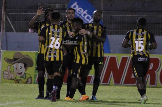 ¡Arrolló la Máquina! Real España impone respeto en La Ceiba goleando al Victoria y recuperando el tercer puesto