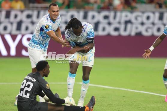 Alberth Elis sufrió una fractura en el gol que le marcó a Qatar en la Copa Oro. Foto: Mauricio Ayala