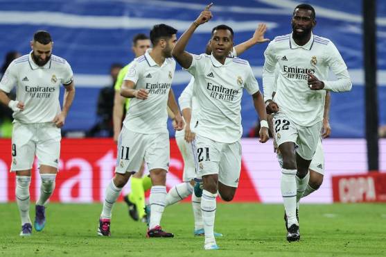 ¡Rodrygo, Benzema y Vinicius clasifican al Real Madrid a las semifinales de la Copa del Rey tras remontada al Atlético!