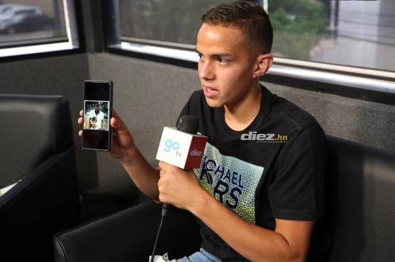 Sorprendimos a Rodríguez cuando le mostramos una foto donde posa a sus siete años con Óscar Bonieck García. Hoy es su compañero de equipo en Olimpia !Tremendo lujo!