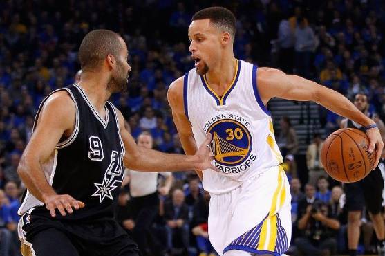 Stefhen Curry, jugador de los Warriors no tuvo un gran partido.