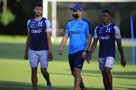 ¡Con nuevos rostros! Con casi nómina completa, la Selección de Honduras realizó su primer entrenamiento de cara al cierre de la eliminatoria