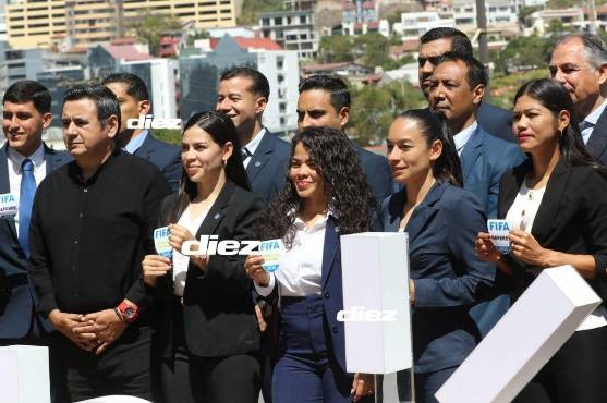 Árbitros hondureños reciben gafetes FIFA de parte de la Federación de Fútbol ¿cuántos lo lograron?