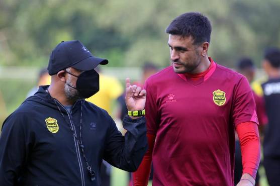 Real España realiza pretemporada con dos novedades y a la espera de fichar un mediocampista