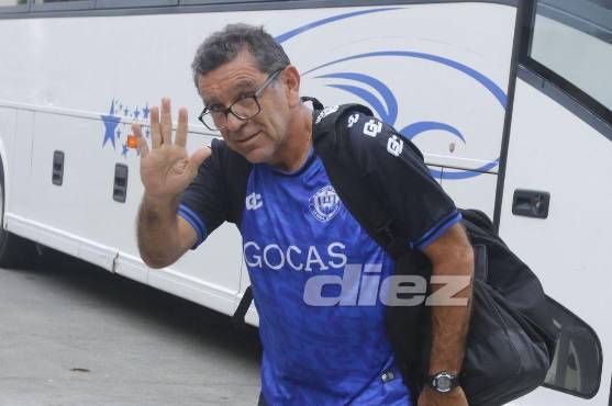 El entrenador mexicano David Patiño declaró para los micrófonos de <b>Diario Diez. Foto: Neptalí Romero.</b>