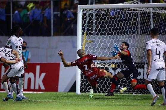 ¡Real España es goleado por el Alajuelense y la ilusión de la Liga Concacaf es ahora casi imposible para el auri!