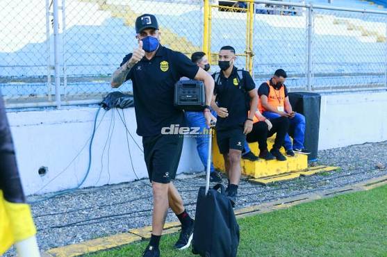 Ramiro Rocca llegando al estadio Morazán para el duelo Real España-Motagua.