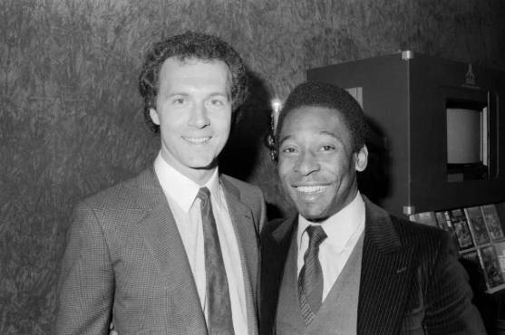 Franz Beckenbauer es considerado uno de los mejores jugadores de toda la historial al igual que Pelé.