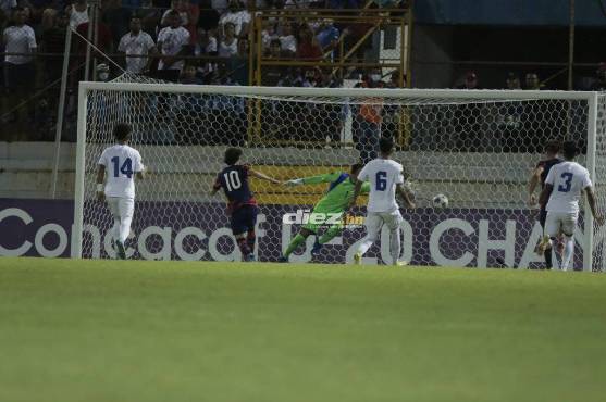 Así fue el primer gol de Estados Unidos en el arranque del partido. Foto: Neptalí Romero.