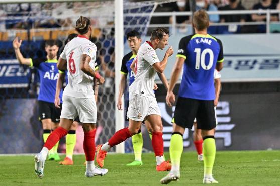Rakitic marcó para el Sevilla en el duelo ante el Tottenham.