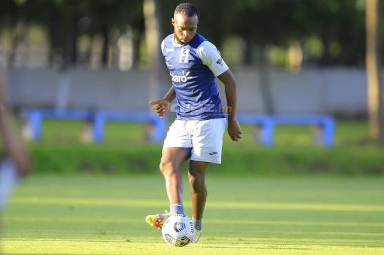 Chávez recibió su primera conovacatoria a la Selección Mayor de Honduras de la mano del ‘Bolillo’ Gómez.