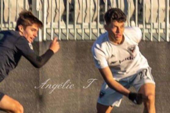 Alfredo Midence jugando para su equipo en Estados Unidos.