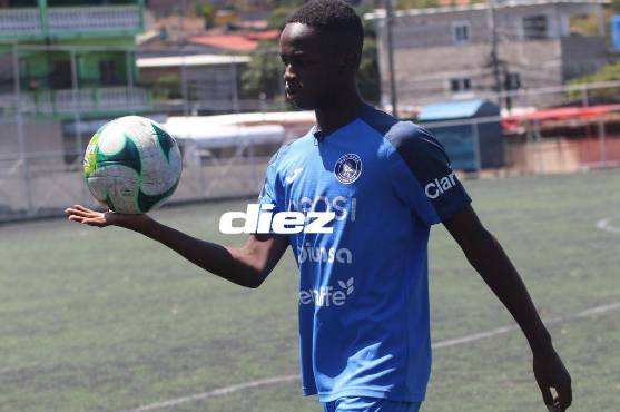 Darell Oliva le hizo la promesa a su mamá de regalarle una casa. Foto: Alex Pérez