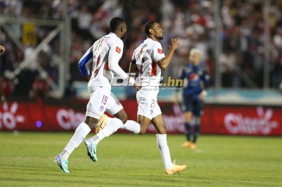 Bengtson y su celebración tras marcar el 1-1 ante Motagua. Foto Diez: David Romero