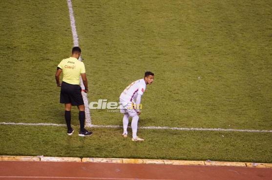 Edwin Rodríguez hace su re-debut con el Olimpia tras su paso por el fútbol de Grecia. Foto: Mauricio Ayala.