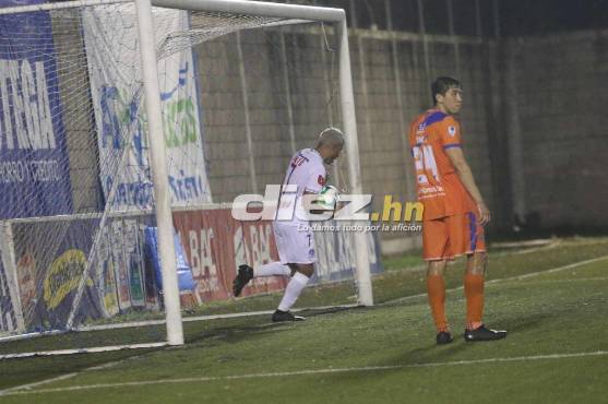 Foto: Pinto marcó el 2-2 de Olimpia ante UPNFM. Foto DIEZ: Alex Pérez.