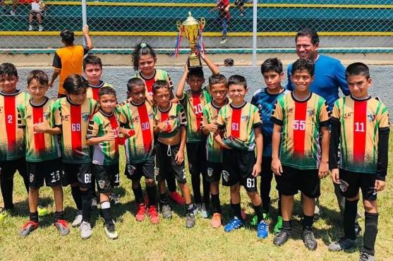 La U-11 se coronó campeón al arrasar en su categoría.d