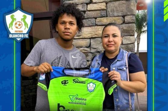 Dester Mónico fue presentado como nuevo jugador del Olancho FC.