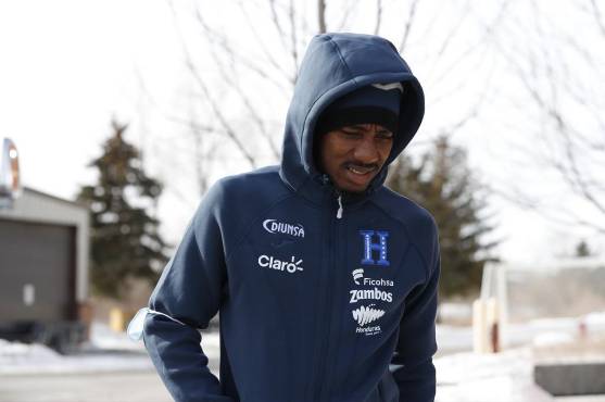 Bryan Róchez visiblemente se ve afectado por el clima gélido en la ciudad de Saint John, Minnesota. Fotos: @FenafuthORG