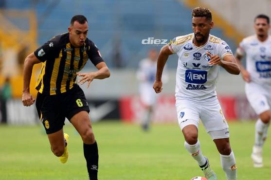 Real España tumbó a un dormido Cartaginés y agarra de una mano el billete a los cuartos de Liga Concacaf