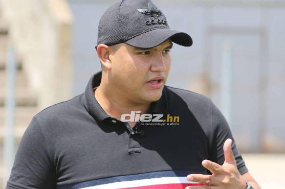 Julio Canales, exfutbolista y director de la academia “La Paz 1201” se ha mostrado muy entusiasmado con el proyecto de remodelación en el Roberto Suazo Córdova. FOTO: Emilio Flores.
