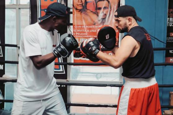 Muñeco González tendrá su pelea de despedida ante el Chele Munguía.