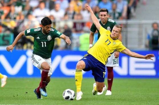 Carlos Vela enfrentando a Suecia