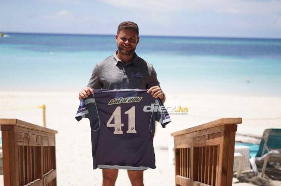 Aún conserva la camiseta número 41 con la que debutó en Liga Nacional con Motagua.