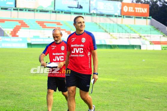 Hernán Medina se estrenó con el Marathón en la pretemporada.