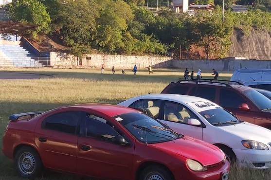 Estadio Lempira Reina es utilizado de estacionamiento para la final Motagua vs Comunicaciones