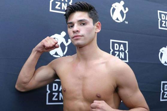 Ryan García tiene 23 años de edad nació en California, Estados Unidos, donde ha vivido toda su vida y se preparó para su carrera profesional.