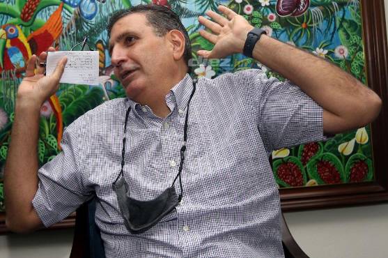 Jorge Salomón asegura que seguirá como presidente de la Federación de Honduras. FOTOS: Alex Pérez