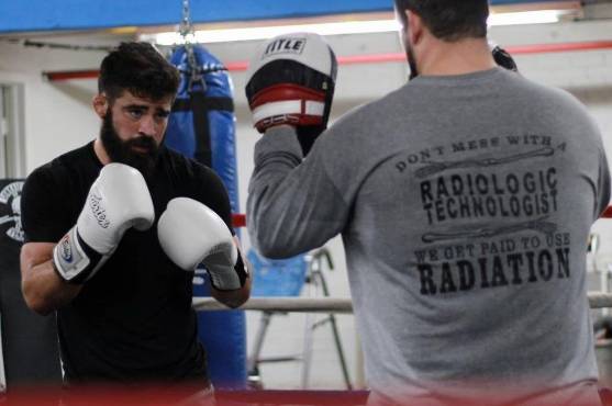 Steve Jones entrenando.