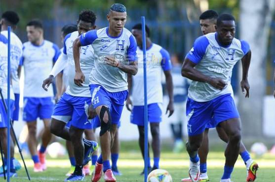 Kervin Arriaga iniciará nuevamente de titular, Bolillo le tiene suma confianza al mediocampista.